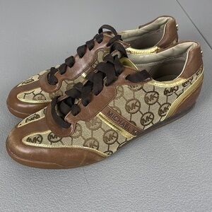 Michael Michael Kors Gold Logo Trainers in Mocha. Size 7.5.